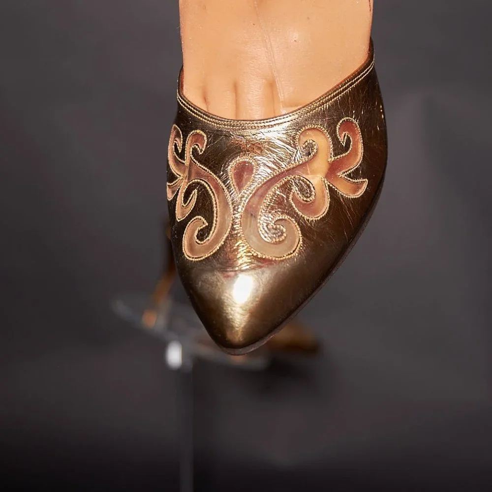 1950s Gold With Clear Cut Out Slingback Heels Shoes_4
